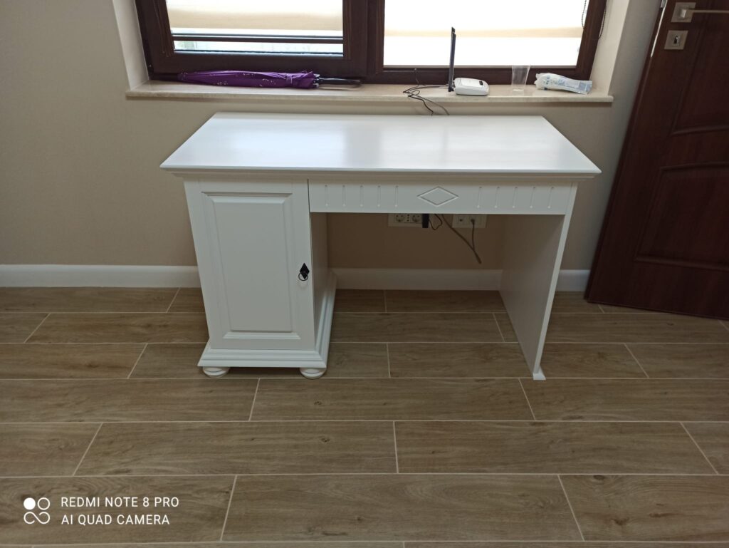 Productivity and style: Improve your working space with massive wood offices 5 Velvet bedroom Adele, solid wood