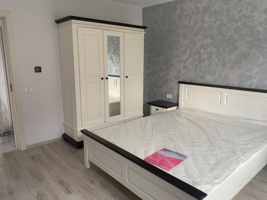 Solid wood furniture: design and duration 4 Select Pott massive wood, white/walnut 140x200