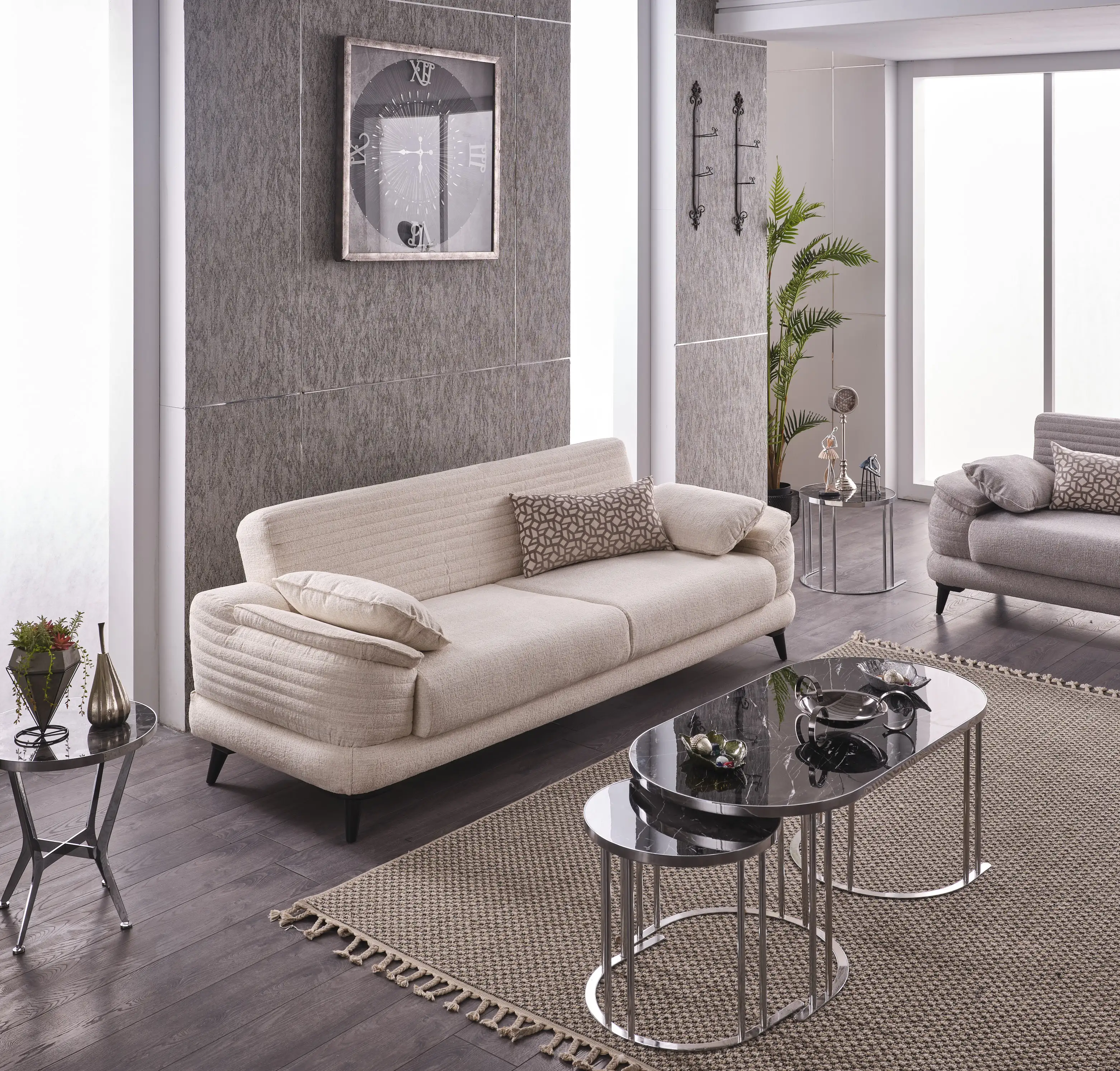 Set of Hilton tables - Silver