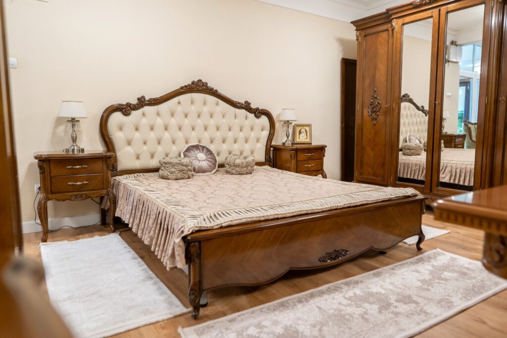 Solid wood beds with premium design - The experience of a perfect sleep 8 Roberta bed in solid wood, walnut