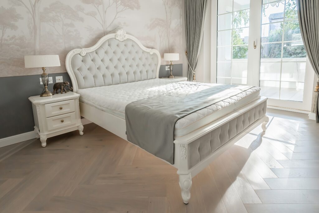 Wooden bed: a timeless choice for any bedroom 7 Bed Carol Solid, Crem