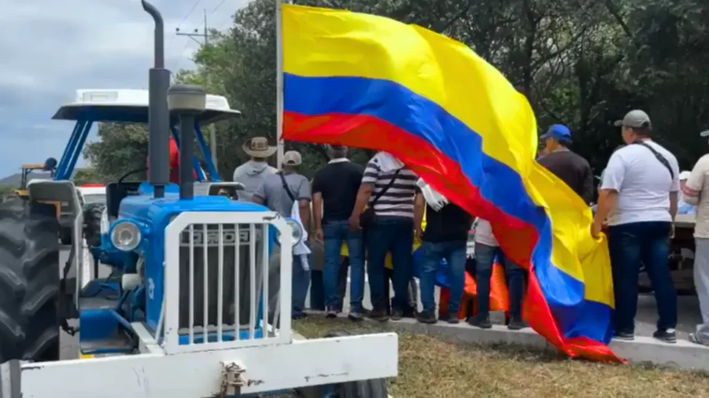 Todo inició el 14 de julio. Campesinos del Meta, Huila, Tolima, Córdoba, Santanderes, Casanare y Arauca declararon paro indefinido.