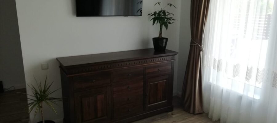 Living agatha, solid lime wood